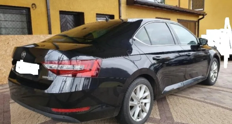 Skoda Superb cena 79900 przebieg: 155500, rok produkcji 2018 z Wołomin małe 379